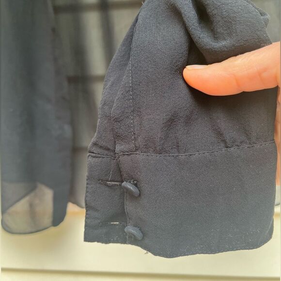 BCBGMAXAZRIA black sheer long-sleeved blouse, chest pockets, wrapped buttons, M - Picture 4 of 8